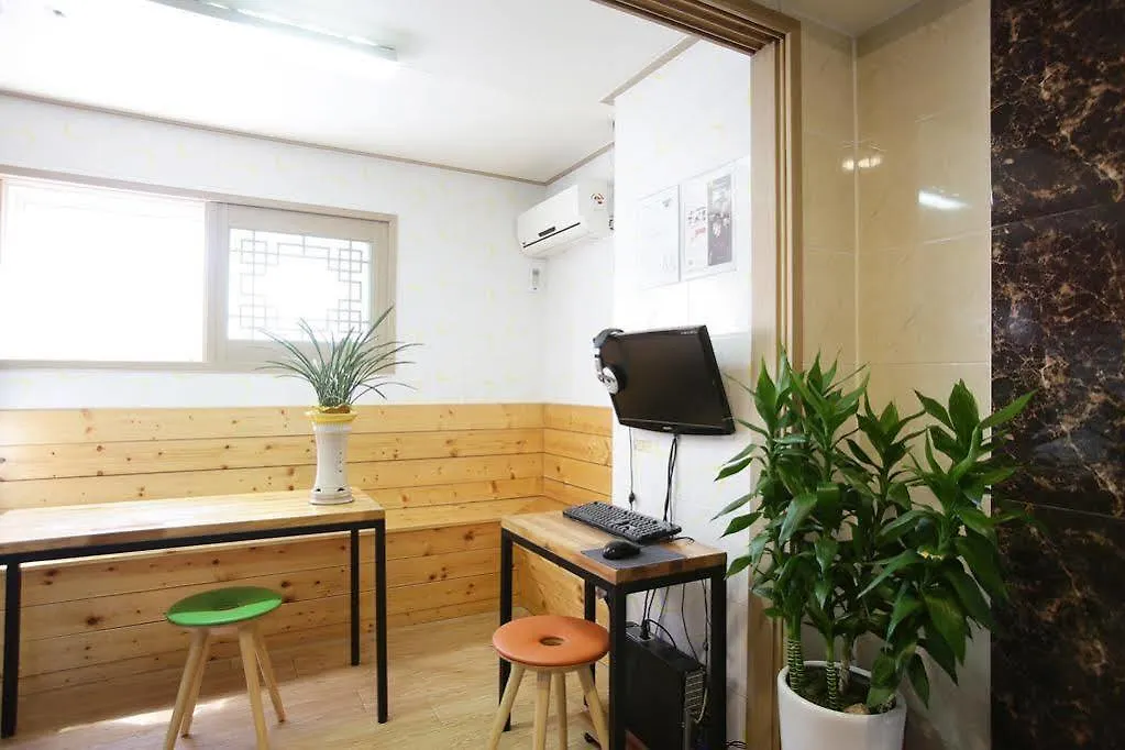 Aparthotel K-Pop Residence Myeongdong 1